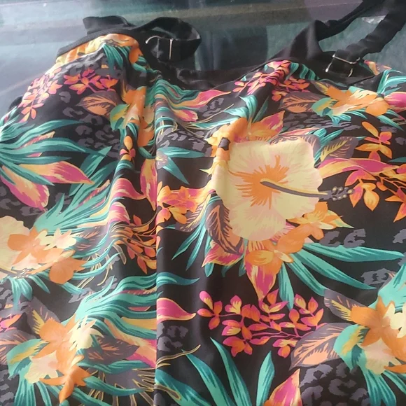 Swim suit - Picture 2 of 2